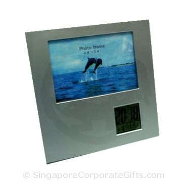 Photoframe with Calendar, Alarm Clock and Thermometer